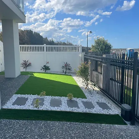 Waterside Holiday Home Redcliffe Exterior photo