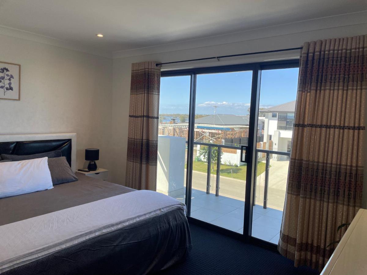 Waterside Holiday home Redcliffe